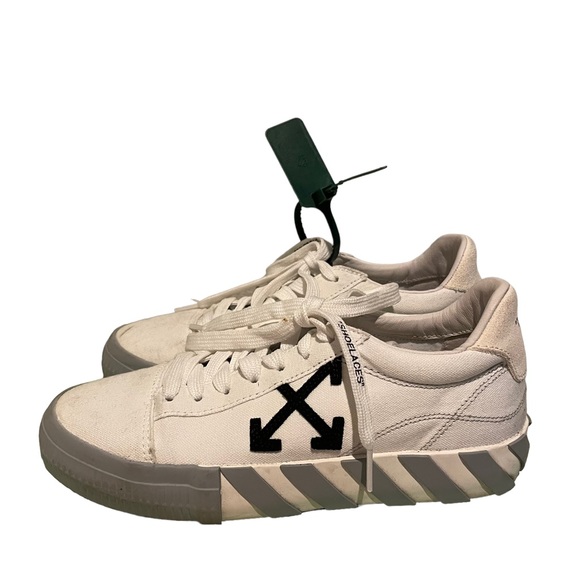 Off-White Eco Canvas Vulcanized Low Top Sneaker - Picture 1 of 10
